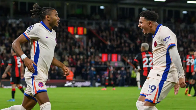 Nkunku và Sancho tỏa sáng mang về thắng lợi cho Chelsea