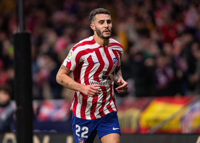 Mario Hermoso: Anh từng giành chức vô địch La Liga cùng Atlético Madrid vào năm 2020 và đá chính thường xuyên trong 5 mùa giải ở thủ đô Tây Ban Nha. Nhưng hiện tại, Hermoso đang tự do. Có rất ít trung vệ thuận chân trái có thành tích và chất lượng của cầu thủ 29 tuổi này trên thị trường. MU từng muốn chiêu mộ anh nhưng hiện giờ, CLB này có vẻ đã có đủ nhân sự.