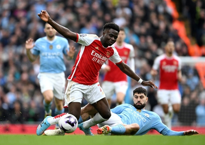 Saka tuyên bố Arsenal đến Manchester để giành chiến thắng